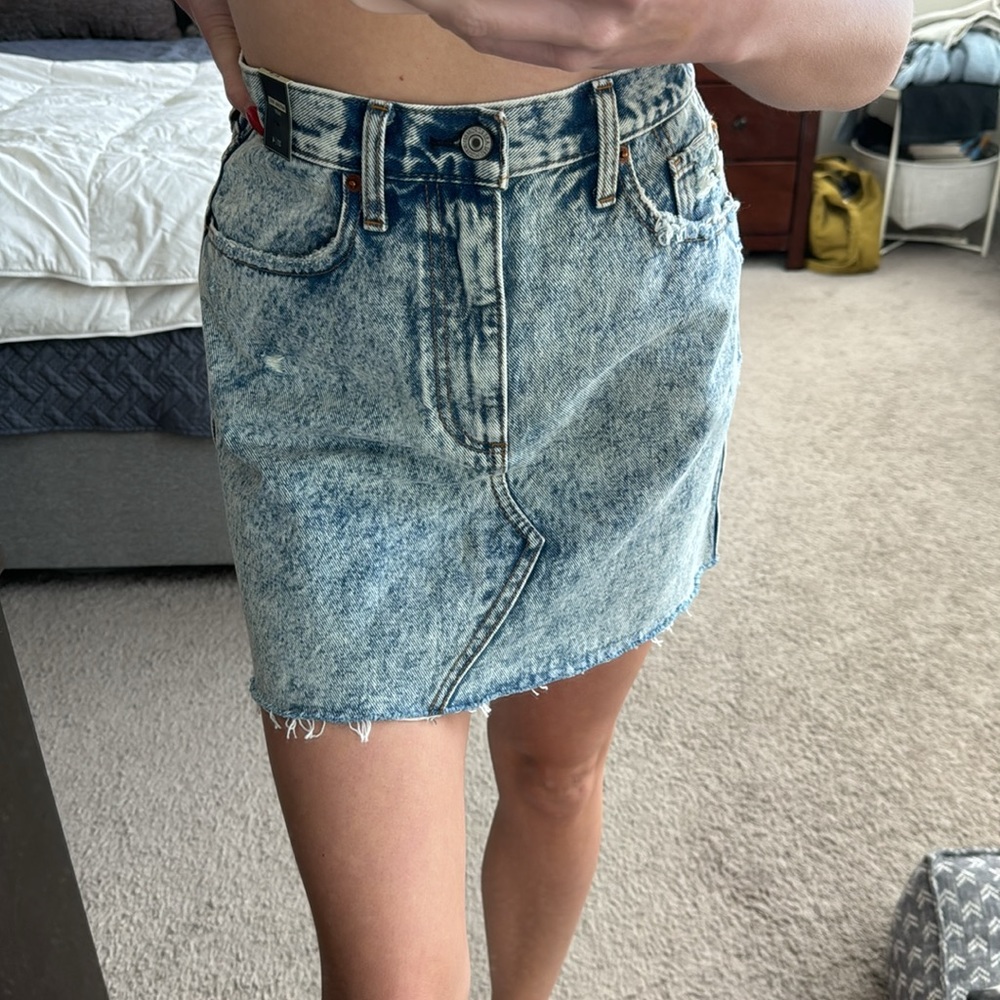 Abercrombie & Fitch Light Acid-Wash Denim Mini Skirt - Picture 2 of 6